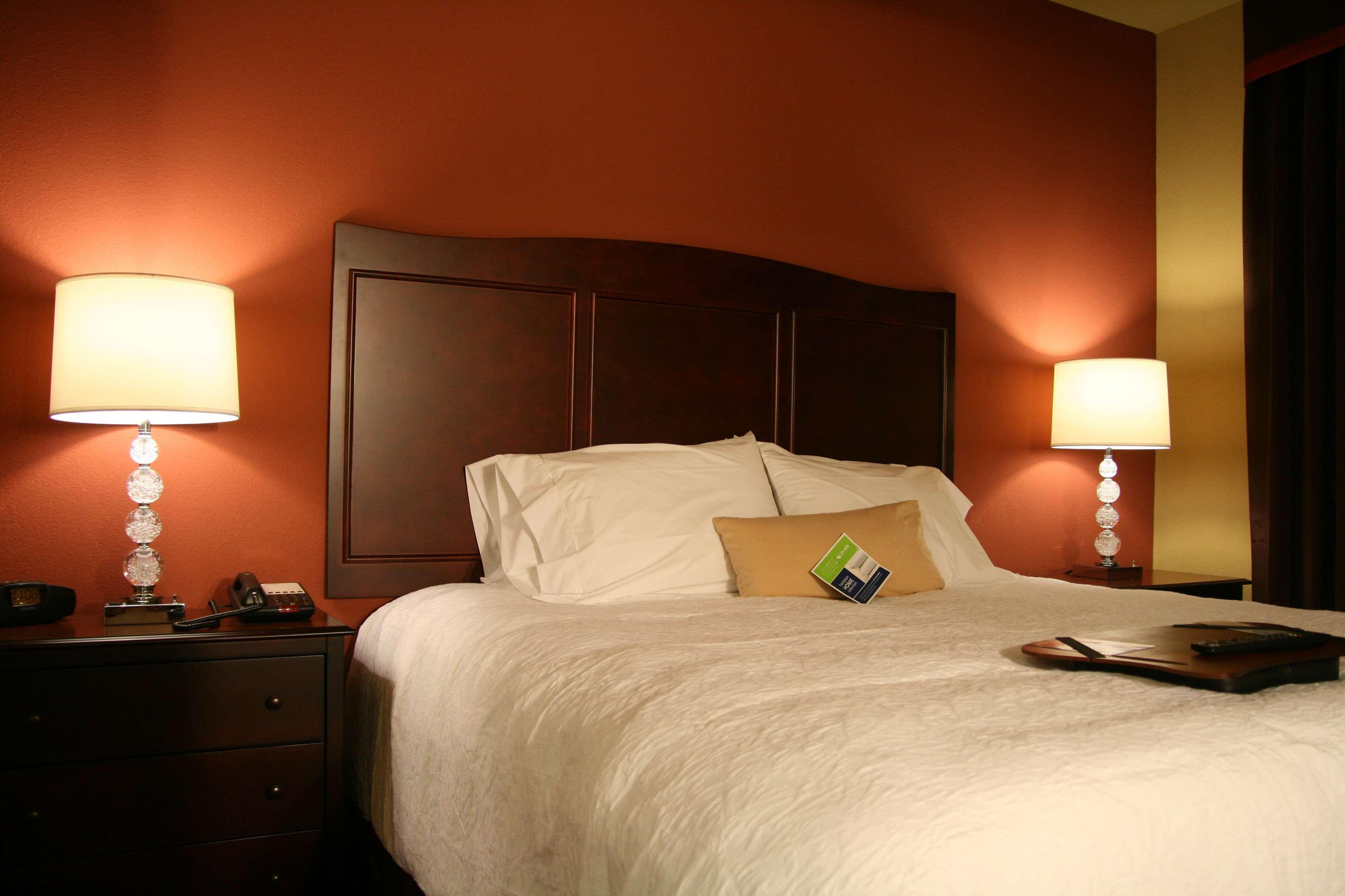 Hampton Inn & Suites Мишен Номер фото
