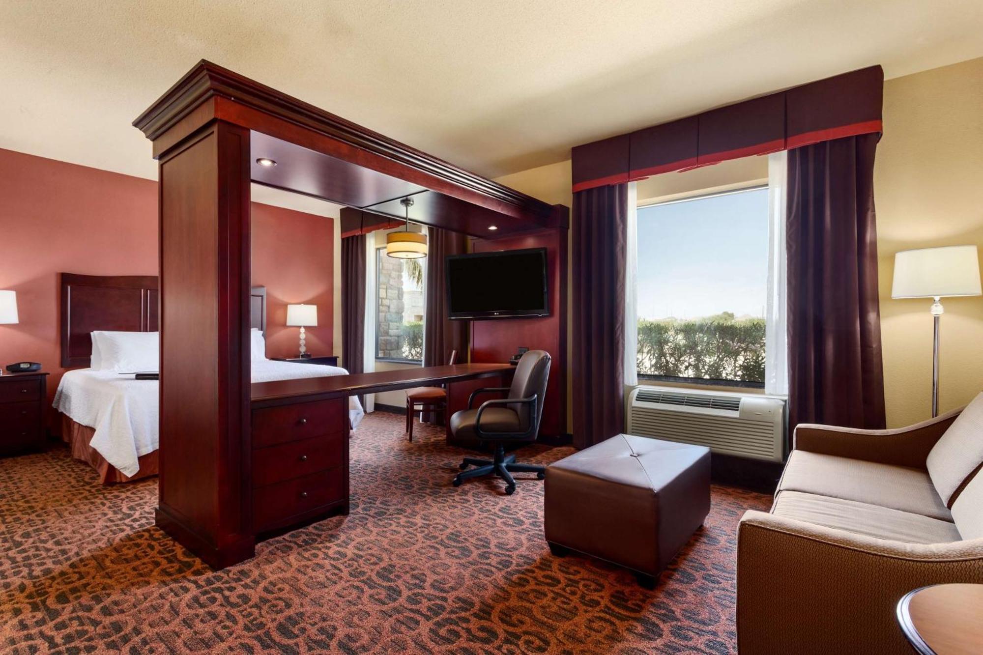 Hampton Inn & Suites Мишен Экстерьер фото